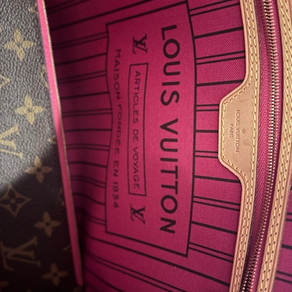 Louis Vuitton neverfull 2021 edition. - Picture 2 of 4
